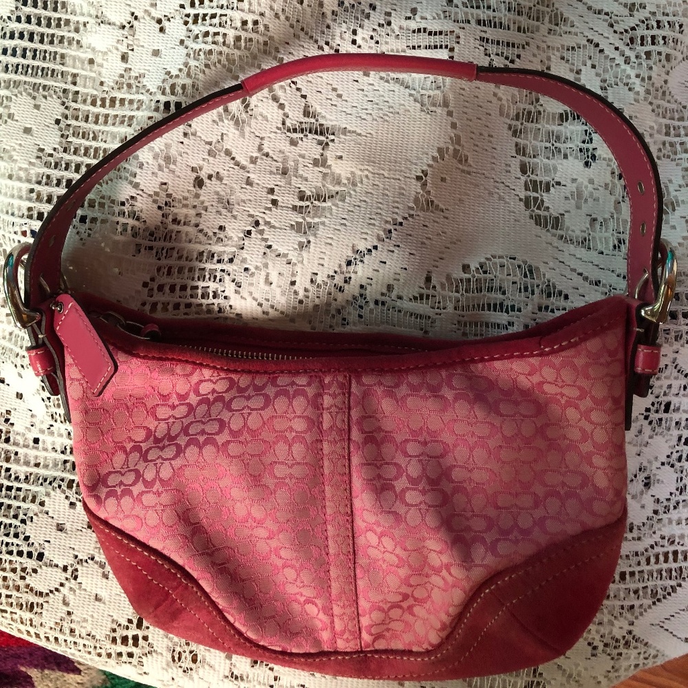 ***AUTHENTIC *** COACH *** Vintage Crescent Moon Signature Logo Bag K042-6351
